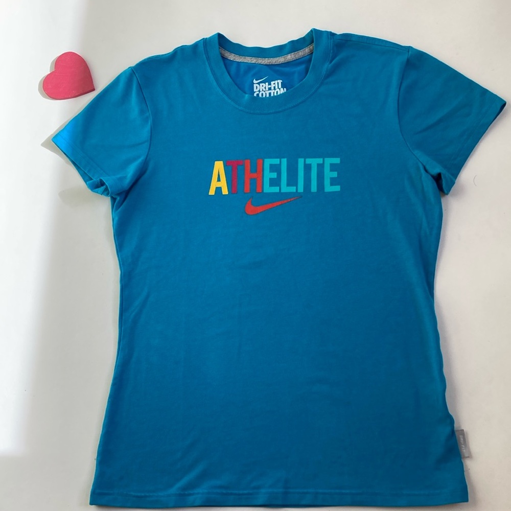 Nike dry- fit  Graphic Tee- M